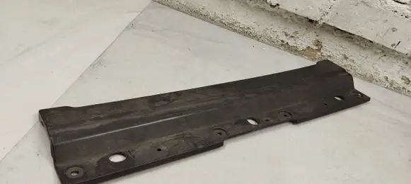 Mercedes-Benz X-class W470 Radiator trim 214965xa0a