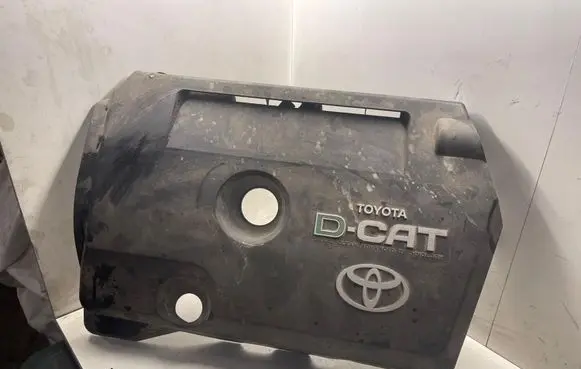 Toyota Avensis T250 Engine cover (trim) DCAT