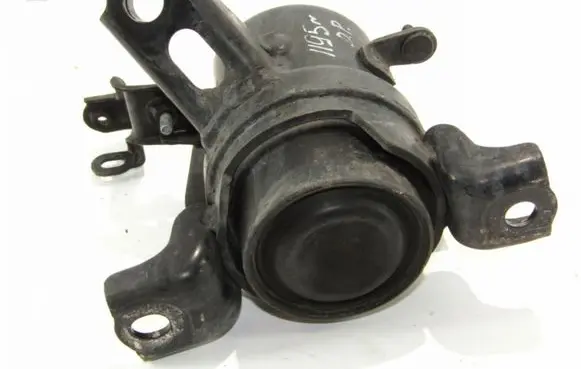 Toyota RAV 4 (XA30) Engine mount bracket
