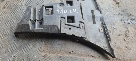 Volvo V70 Front bumper mounting bracket 09190303