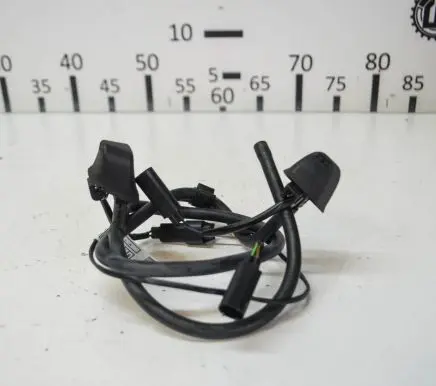 BMW 3 E90 E91 Windshield washer spray nozzle 6928635