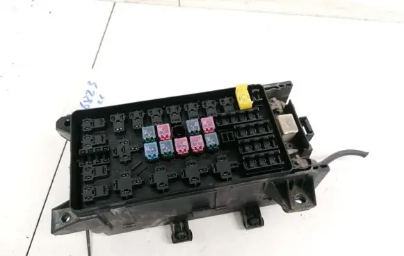 KIA Sorento Fuse box set 911603E070 91160-3E070