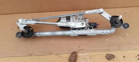 Hyundai i10 Front wiper linkage and motor 98100-K7000