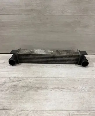 BMW 5 E39 Intercooler radiator 1914555 1612787 53030726