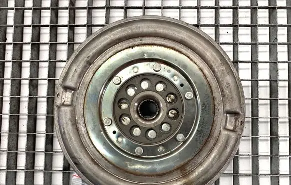 Audi A6 S6 C7 4G Dual mass flywheel 0B5105317T