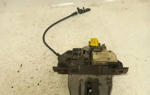 Opel Vectra C Tailgate/trunk/boot lock/catch/latch 09180104