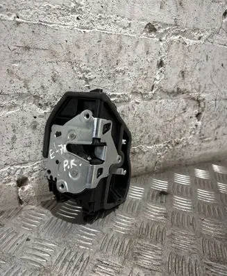 BMW X5 E70 Front door lock 7318423