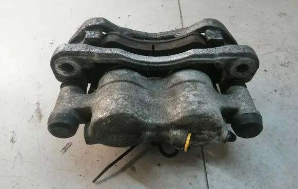 Iveco Daily 35.8 - 9 Front brake caliper 594205