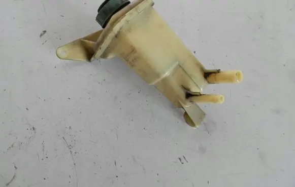 Audi A6 S6 C5 4B Power steering fluid tank/reservoir 