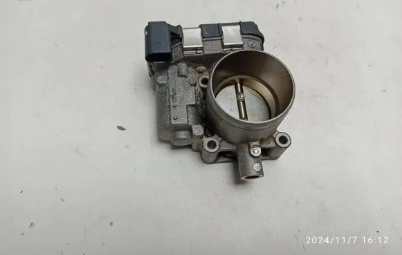 Volkswagen Tiguan Throttle valve 03F133062B