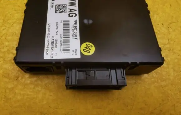 Volkswagen Touareg II Gateway control module 7P6907530F