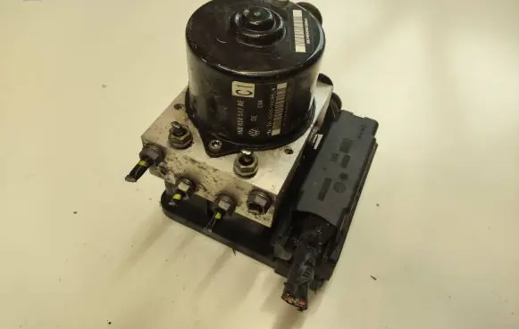 Volkswagen Golf V ABS Pump 1K0907379AC 00005305H0 10096003593