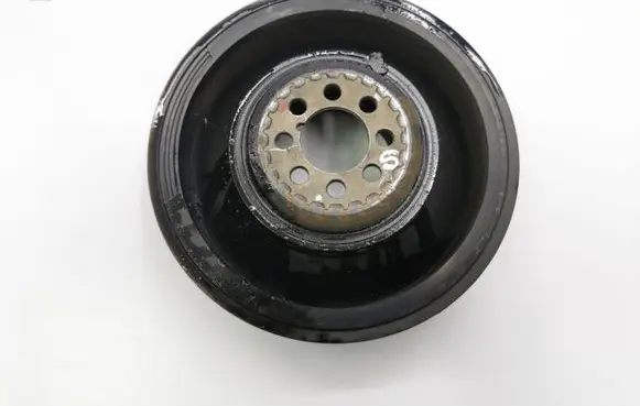 Audi A6 S6 C5 4B Crankshaft pulley 059105251M