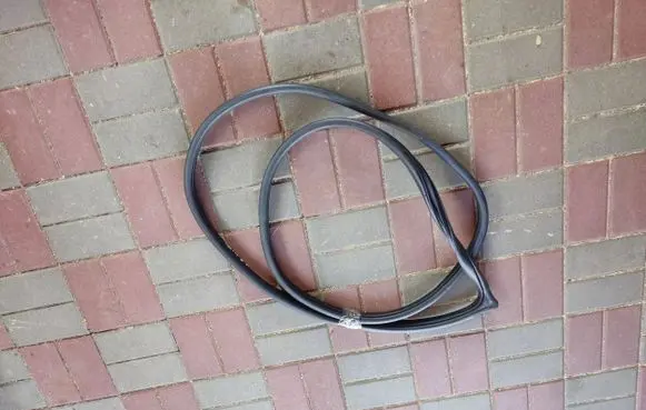Front door rubber seal