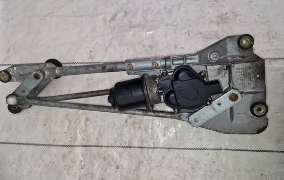Front wiper linkage and motor