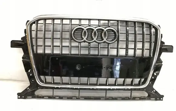 Audi Q2 - Front bumper upper radiator grill
