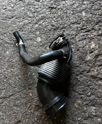 KIA Sportage Air intake hose/pipe 28130D3150