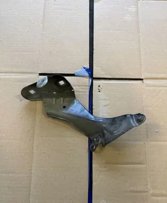 Fender mounting bracket