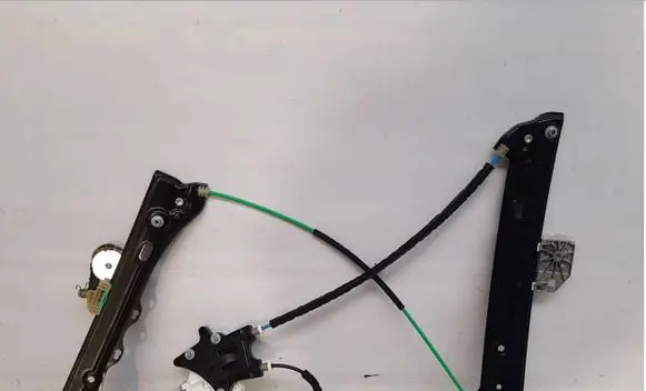 BMW M4 F82 F83 Front door window regulator with motor 7281624