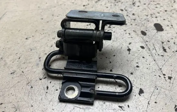 Audi A3 S3 8P Rear door lower hinge 8P4833412
