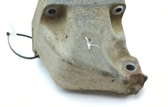 Mercedes-Benz R W251 Engine mounting bracket A6422230204 AC46000