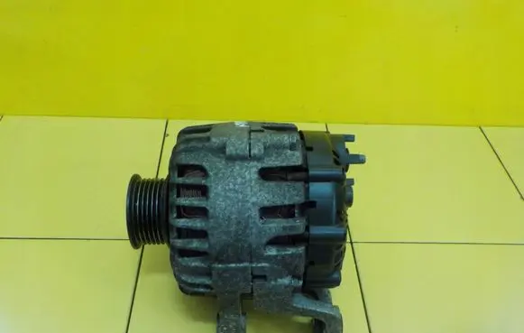 Opel Mokka Generator/alternator 2620377A 13588304