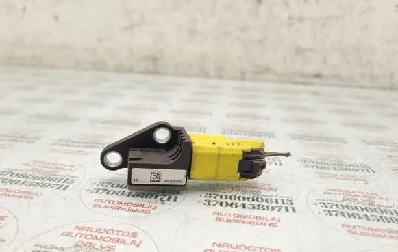 Volkswagen PASSAT B6 Airbag deployment crash/impact sensor 3C0909606B