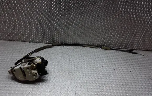 Mitsubishi Grandis Rear door lock