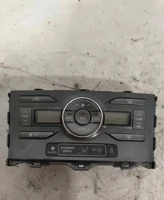 Toyota Auris 150 Climate control unit 5590002220B 7D2161100XX6B