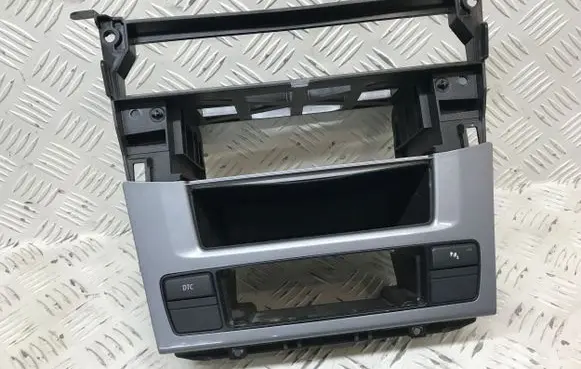 BMW 5 E60 E61 Dashboard storage box/compartment 9159051 9159076