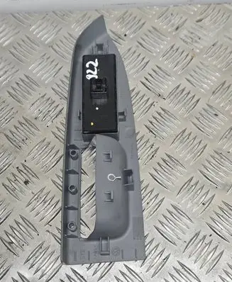 Volkswagen Touran I Electric window control switch 1T1867371H