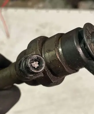 BMW 1 F20 F21 Fuel injector 7798446 451102890
