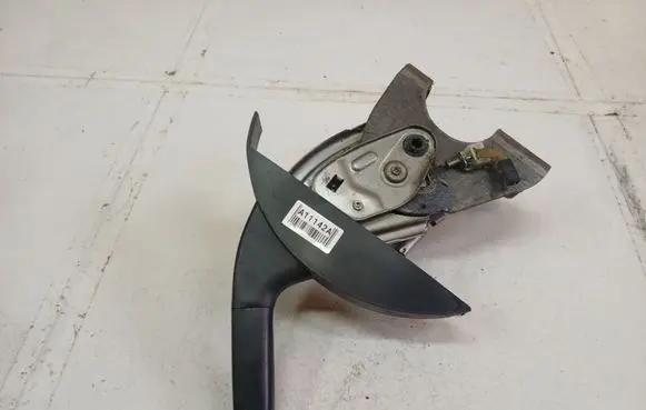 Nissan Qashqai Handbrake/parking brake lever assembly 