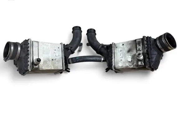 BMW M5 F90 Intercooler radiator 7852406 7852407 22828110