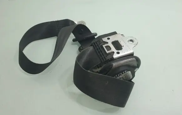 Skoda Octavia Mk2 (1Z) Front seatbelt 1Z0857701C