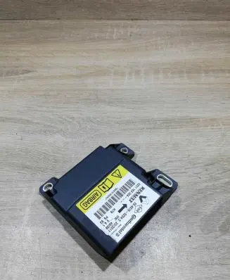 Dacia Duster Airbag control unit/module 8201163304