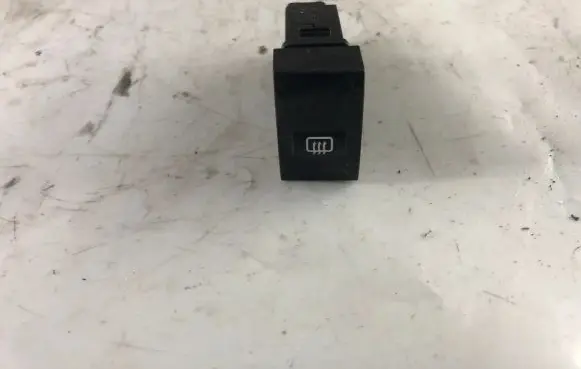 KIA Sorento Windscreen/window heater switch