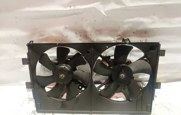 Mitsubishi Lancer X Radiator cooling fan shroud 070903