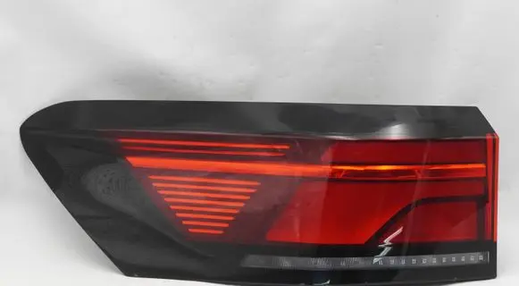 Volkswagen PASSAT B8 Rear/tail lights 3J0945095 606710701