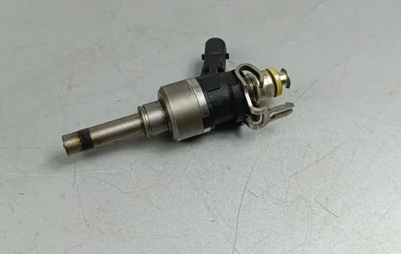 Fuel injector