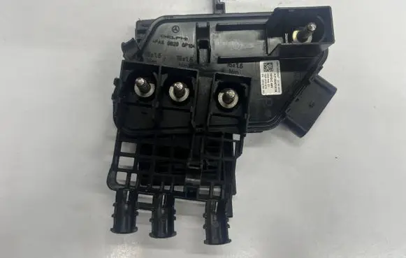 Mercedes-Benz E W213 Glow plug pre-heat relay A2135401418 4151916 33288967
