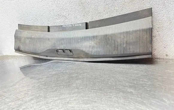 Opel Astra H Other trunk/boot trim element 322225228 24464168 11E00236