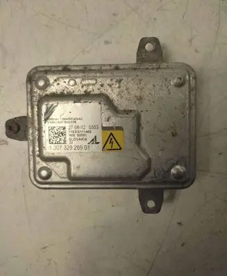 Volvo C30 Headlight ballast module Xenon 130732926901 10EEG111400 120VVDC43VAC