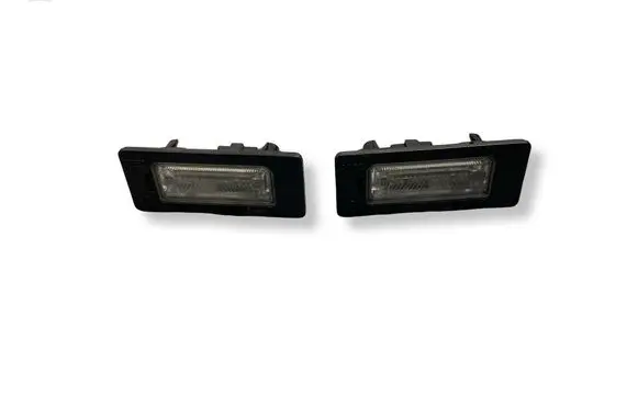 Volkswagen PASSAT B6 Number plate light 8T0943021