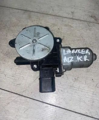 Mitsubishi Lancer Rear door window regulator motor Mr991832