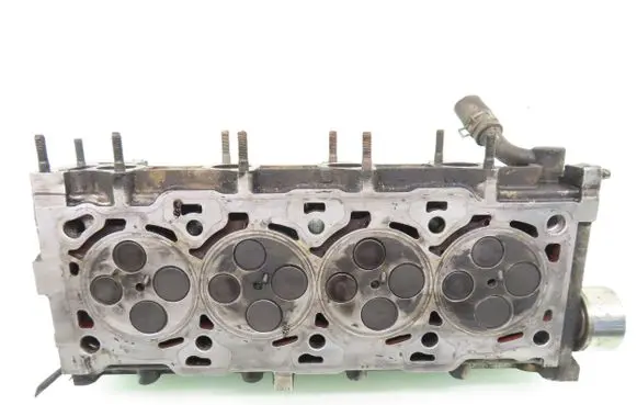 Hyundai Santa Fe Engine head L0350046L