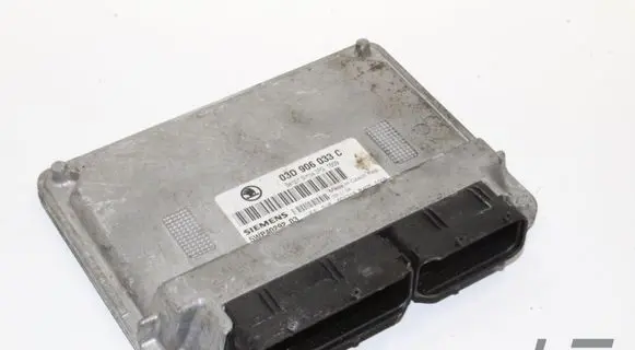 Skoda Fabia Mk1 (6Y) Engine control unit/module 03D906033C