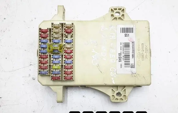 KIA Ceed Fuse module 919501h510