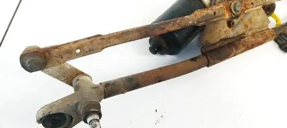 Hyundai Santa Fe Front wiper linkage and motor 