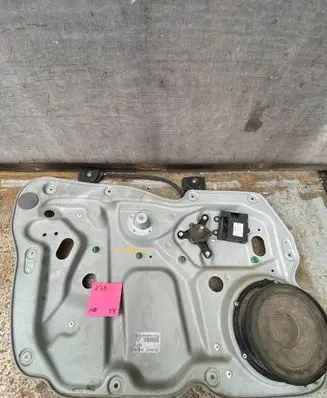 Volkswagen Caddy Front door manual window regulator 1T0837755 3021206 0615589958
